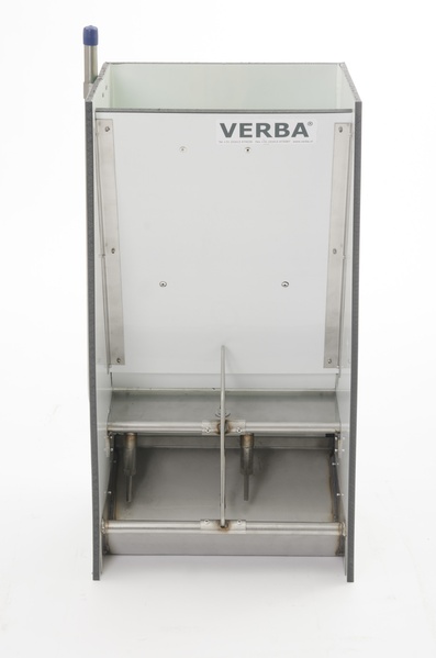 A00-0095 FA40 Ferkelfuttertrog mit Ablage Plattenfuttertrog für Ferkel FA40